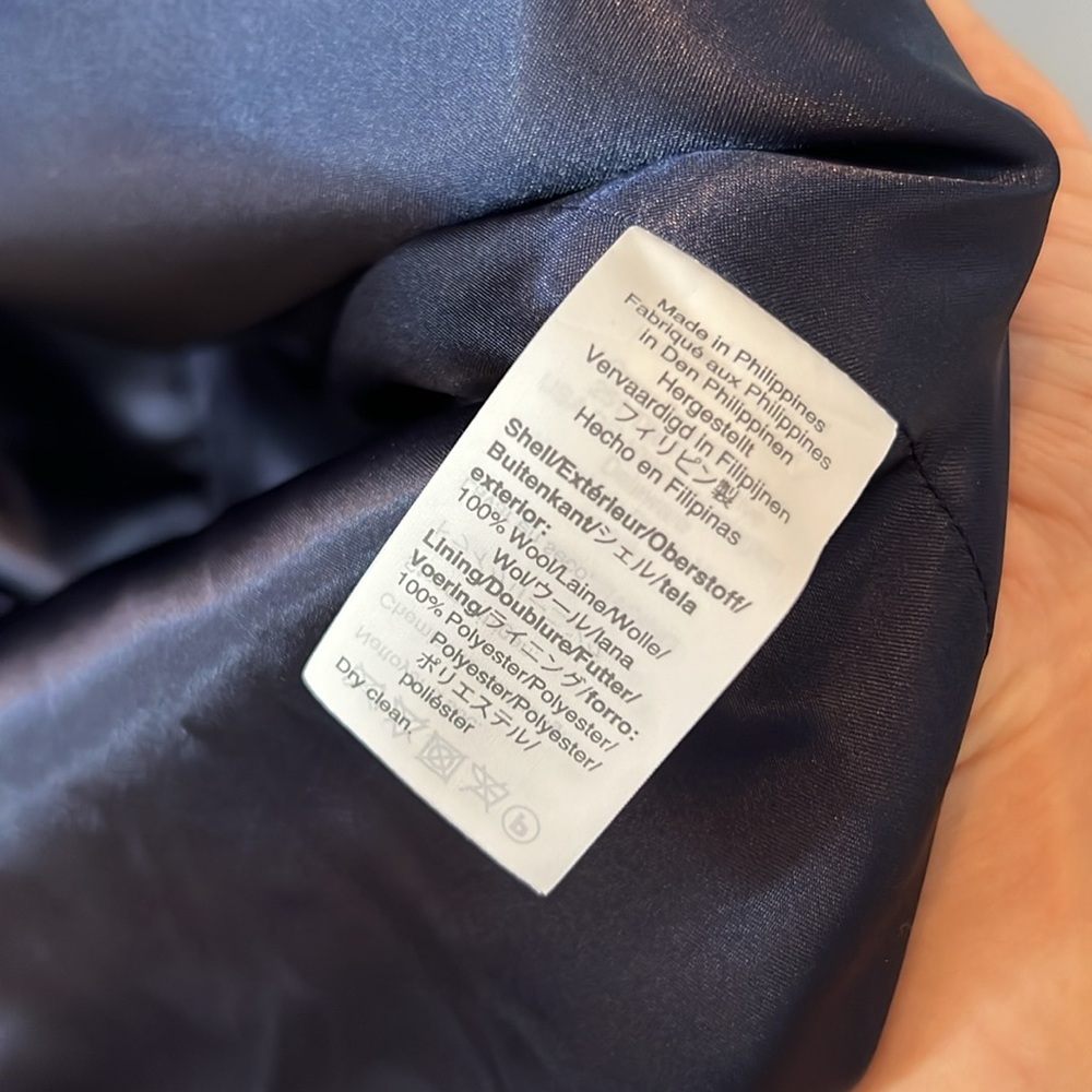 J. Crew Topcoat with contrast lapel in double-serge wool Color: NAVY Size: 4 - Picture 7 of 10